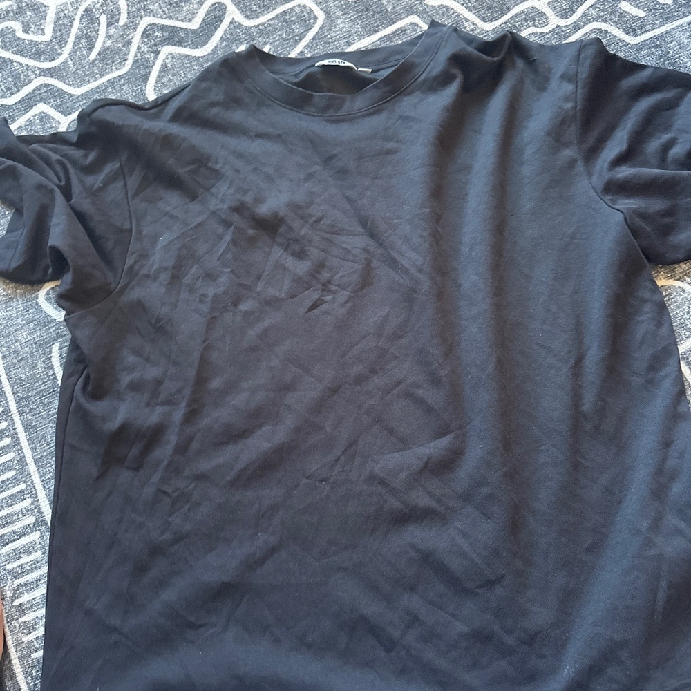 Black Uniqlo Plain Tee XL Shirt
